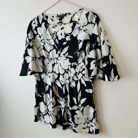 Lauren Ralph Lauren 100% silk white black floral print V-neck blouse top - Picture 6 of 7